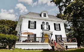 The Montague Rose Inn & Cafe