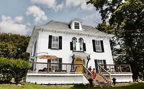 The Montague Rose Inn & Cafe